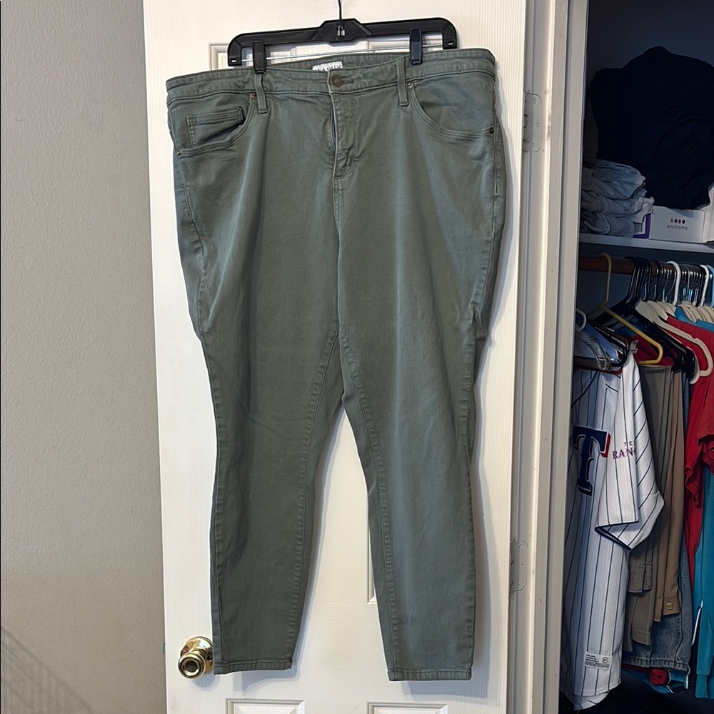 Ava & Viv Green Ankle Cropped Jeans Relaxed Fit